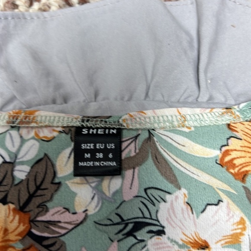 Woman’s‎ dresses - Picture 8 of 12